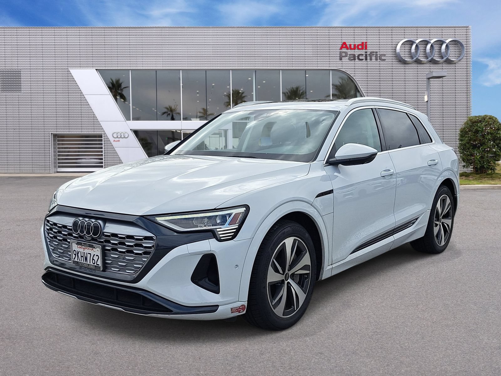 Used 2024 Audi Q8 e-tron Premium Plus AWD/4WD video 1
