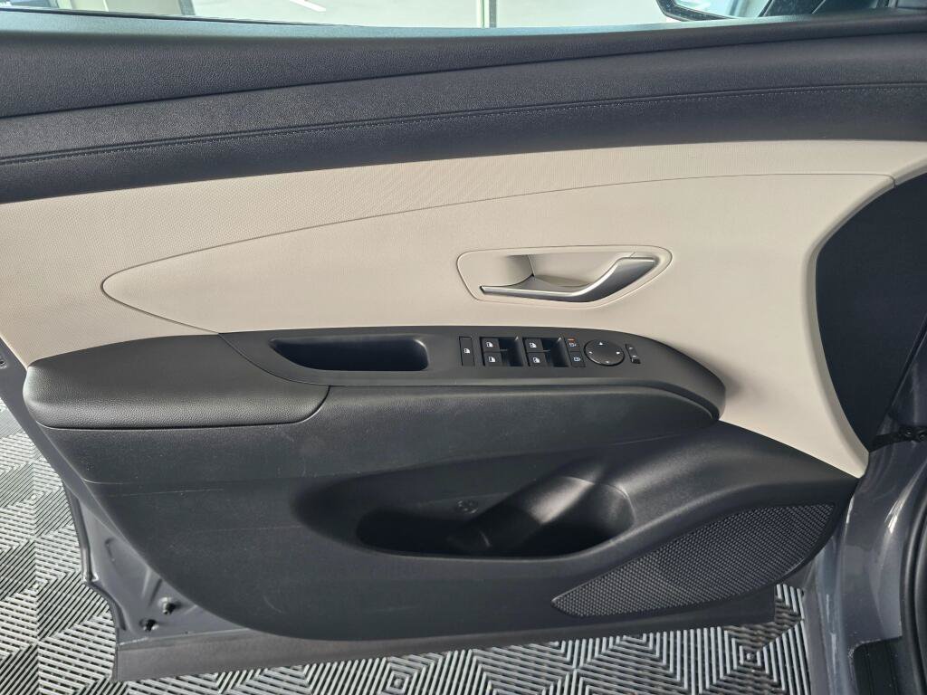 Used 2025 Hyundai Tucson SEL FWD image 32