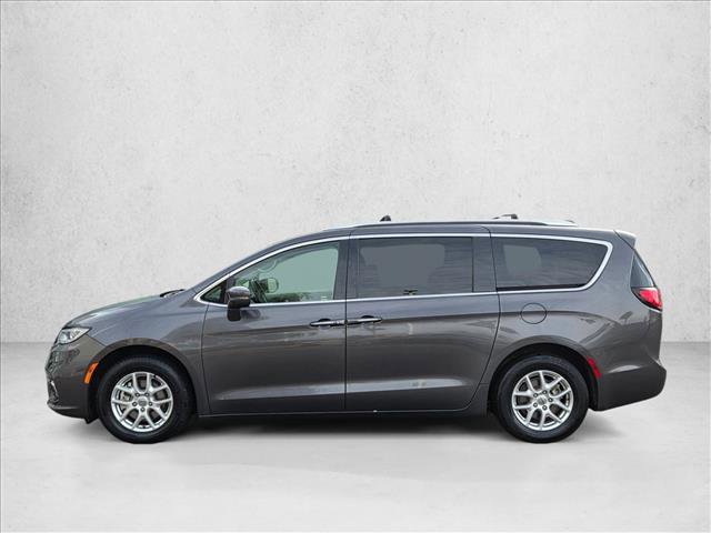 Used 2021 Chrysler Pacifica Touring-L image 9