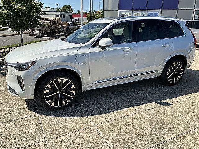 New 2026 Volvo XC90 T8 Plus w/ Protection Package Premier AWD/4WD image 11