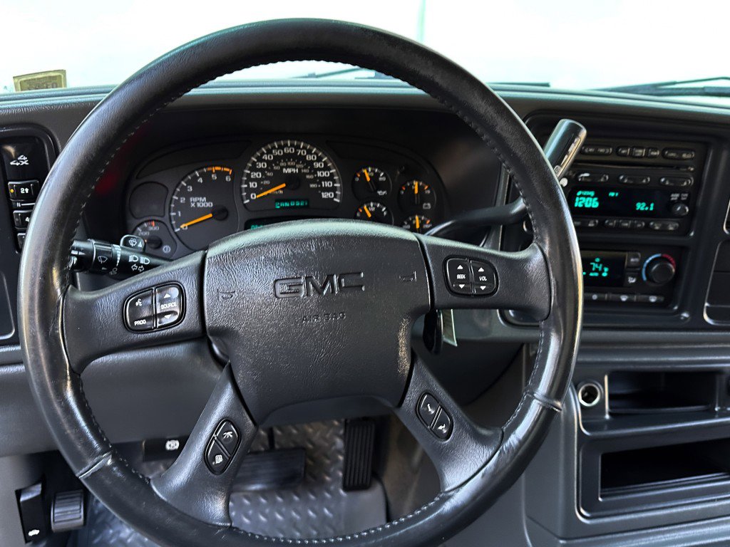 Used 2005 GMC Sierra 3500 SLT image 19