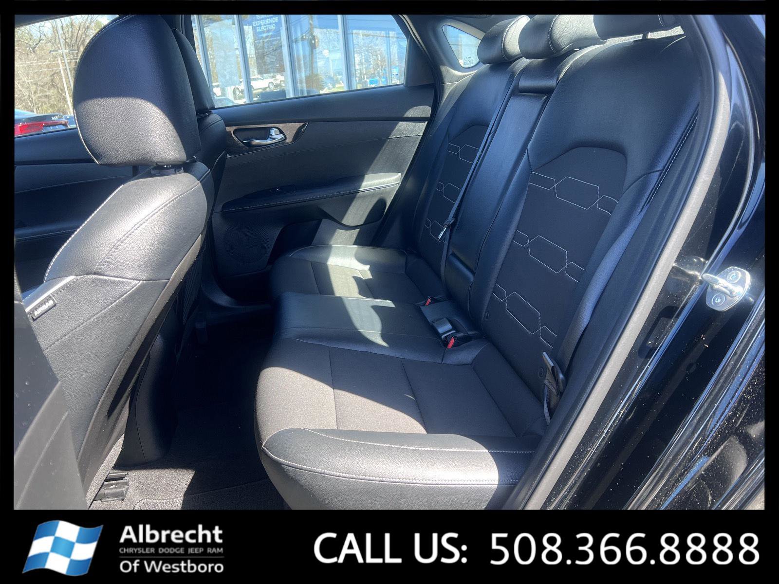 Used 2023 Kia Forte GT-Line w/ GT-Line Premium Package image 13