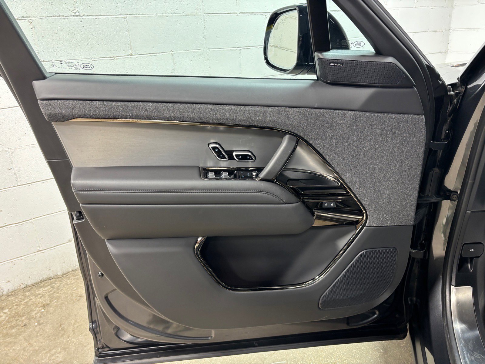 Used 2024 Land Rover Range Rover Sport Dynamic SE AWD/4WD image 23