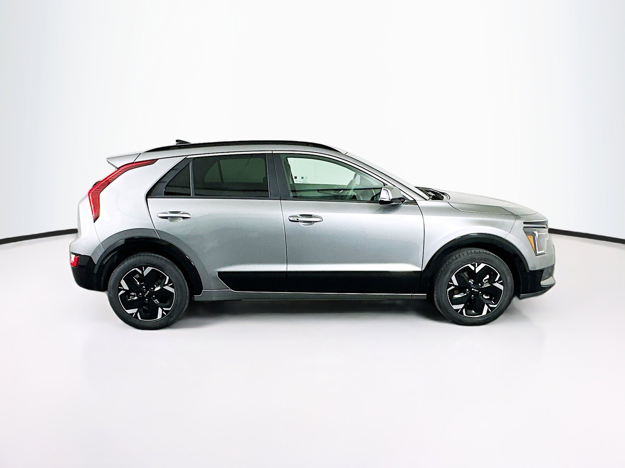 Used 2023 Kia Niro Wind w/ Wind Preserve Package FWD image 10