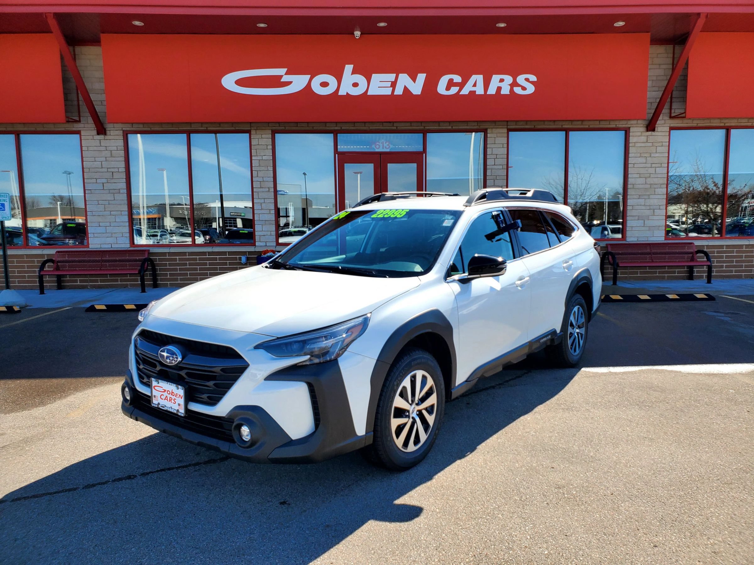 Used 2024 Subaru Outback Premium AWD/4WD image 1