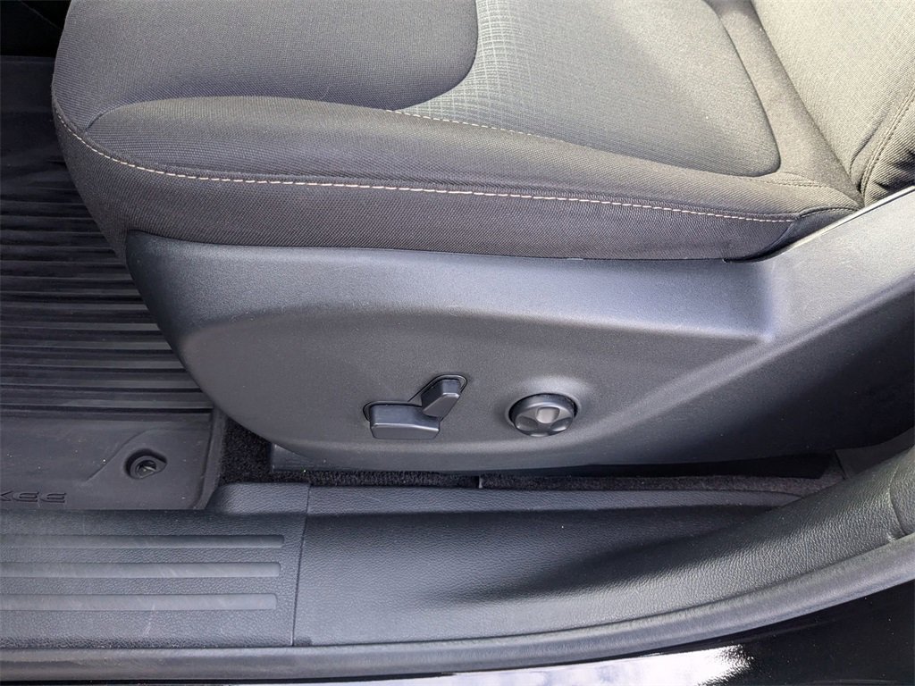 Used 2017 Jeep Cherokee Latitude w/ Safety/Convenience Group image 14