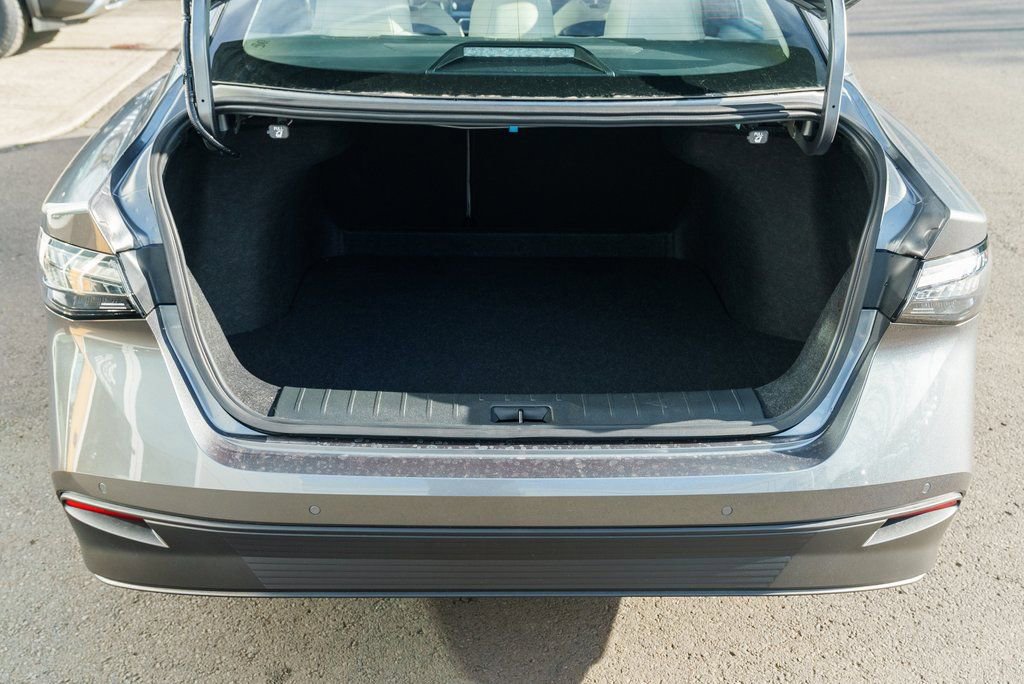 New 2026 Nissan Sentra SL w/ Floor Mat Package image 8