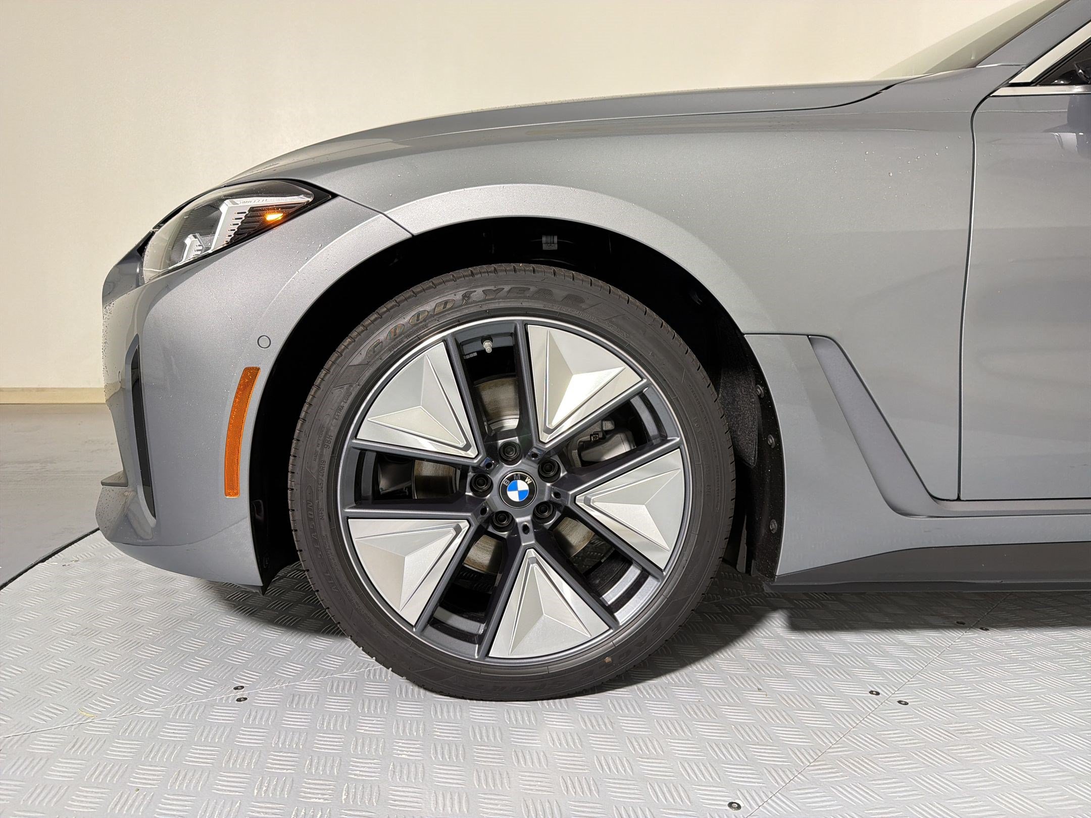 New 2026 BMW i4 eDrive40 RWD image 11