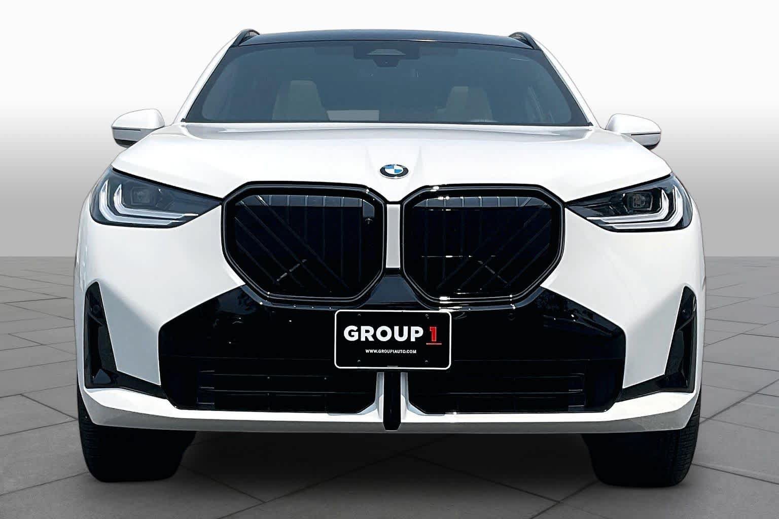 Used 2025 BMW X3 xDrive30i w/ Premium Package AWD/4WD image 3