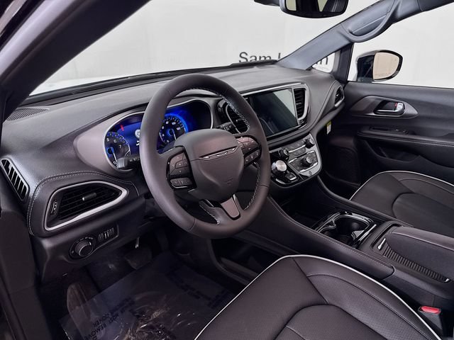 New 2027 Chrysler Pacifica Limited FWD image 9