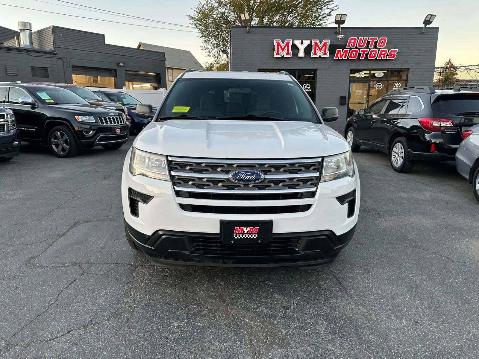 Used 2019 Ford Explorer FWD image 2
