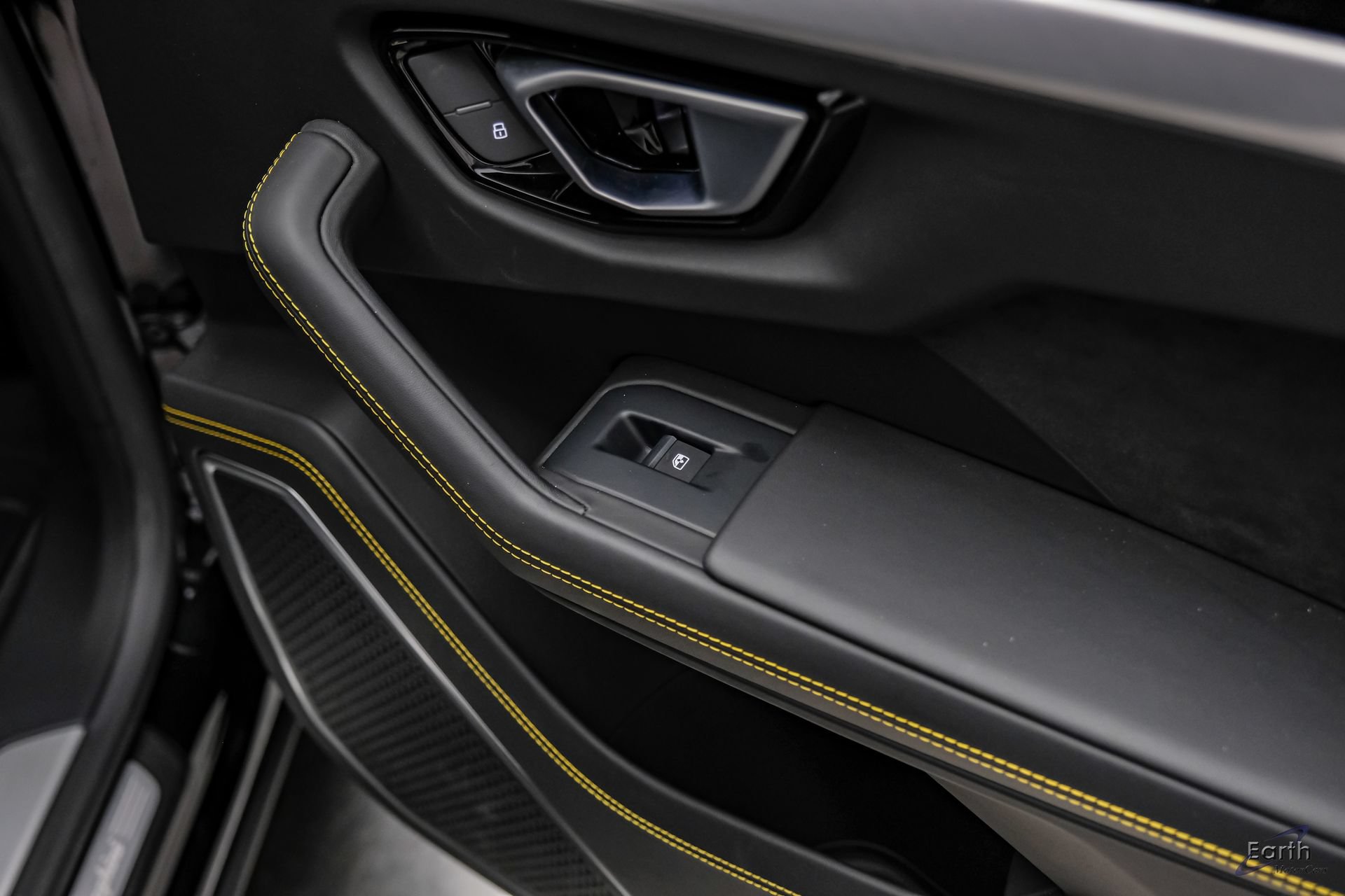 Used 2022 Lamborghini Urus AWD/4WD image 98