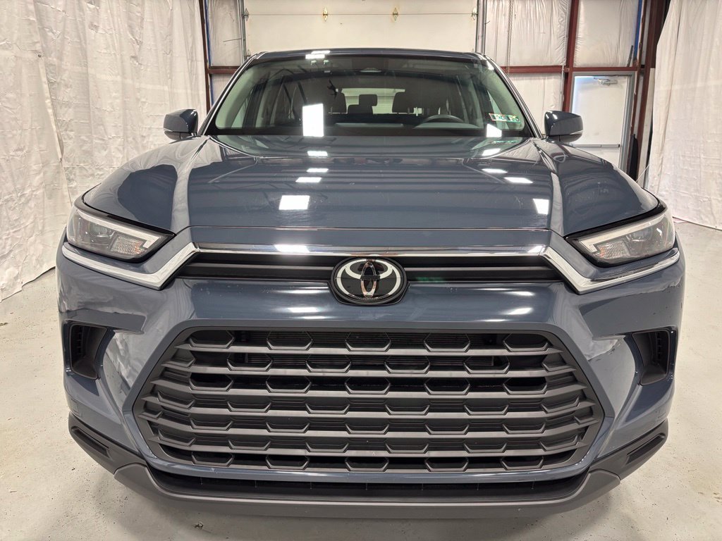 Used 2026 Toyota Grand Highlander AWD image 2