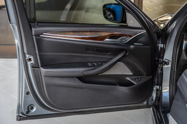 Used 2018 BMW 540i w/ M Sport Package RWD image 47