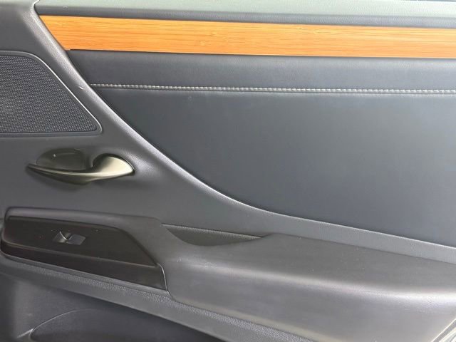 Used 2020 Lexus ES 350 w/ Accessory Package FWD image 28