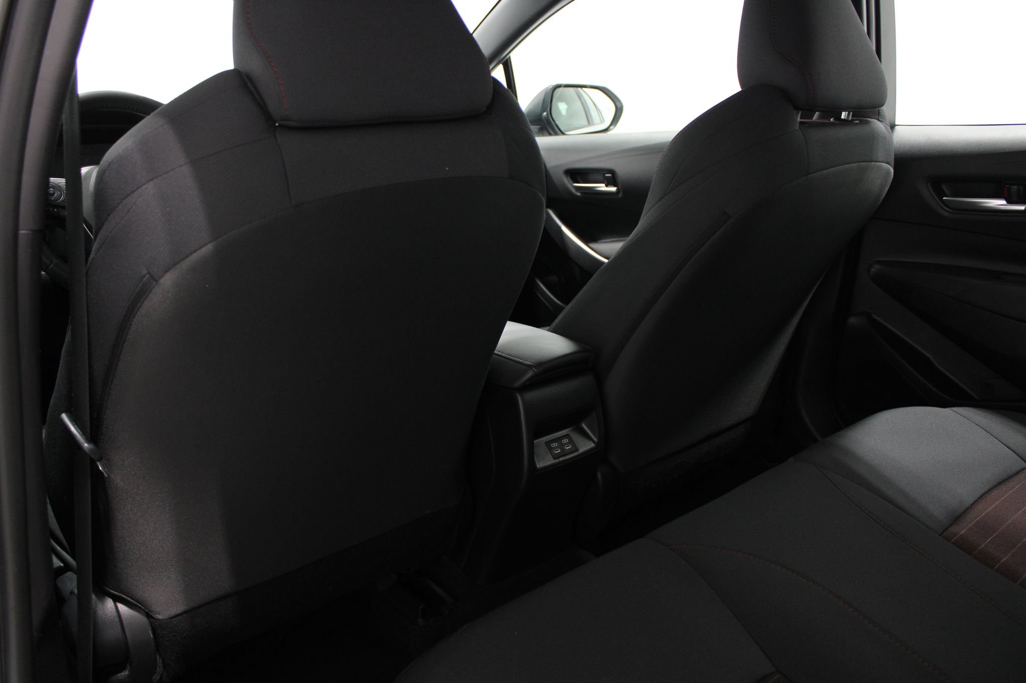 Used 2024 Toyota Corolla SE w/ SE Premium Package FWD image 15
