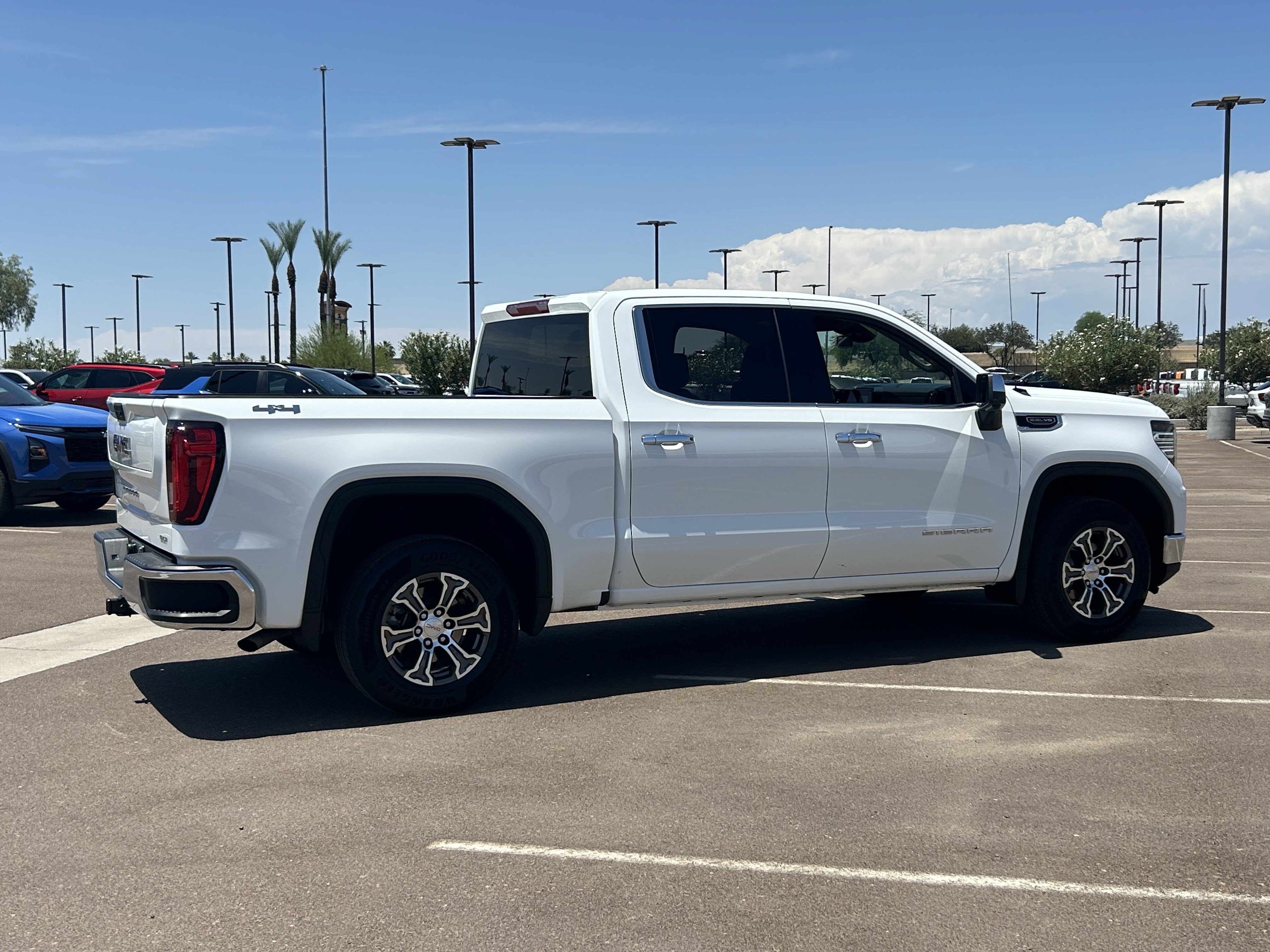 Used 2025 GMC Sierra 1500 SLT AWD/4WD image 6