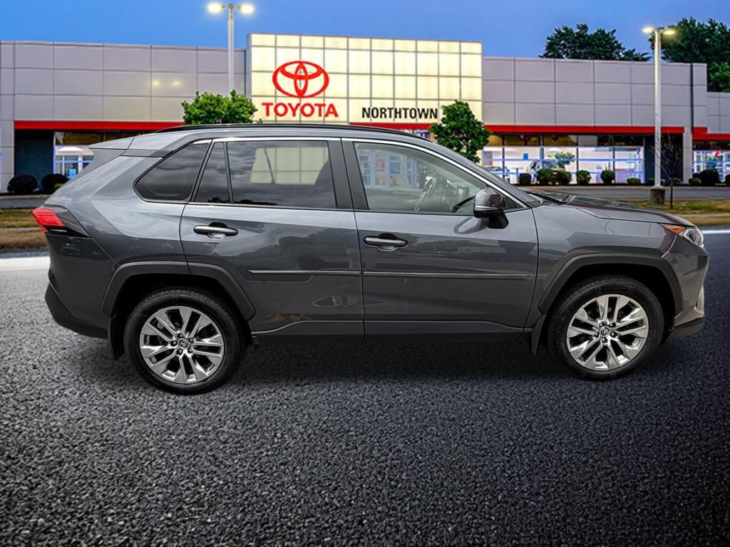 Used 2021 Toyota RAV4 XLE Premium AWD/4WD image 3
