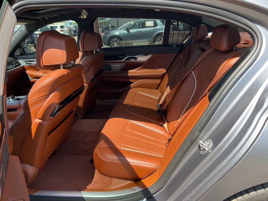 Used 2018 BMW 750i 750i image 8