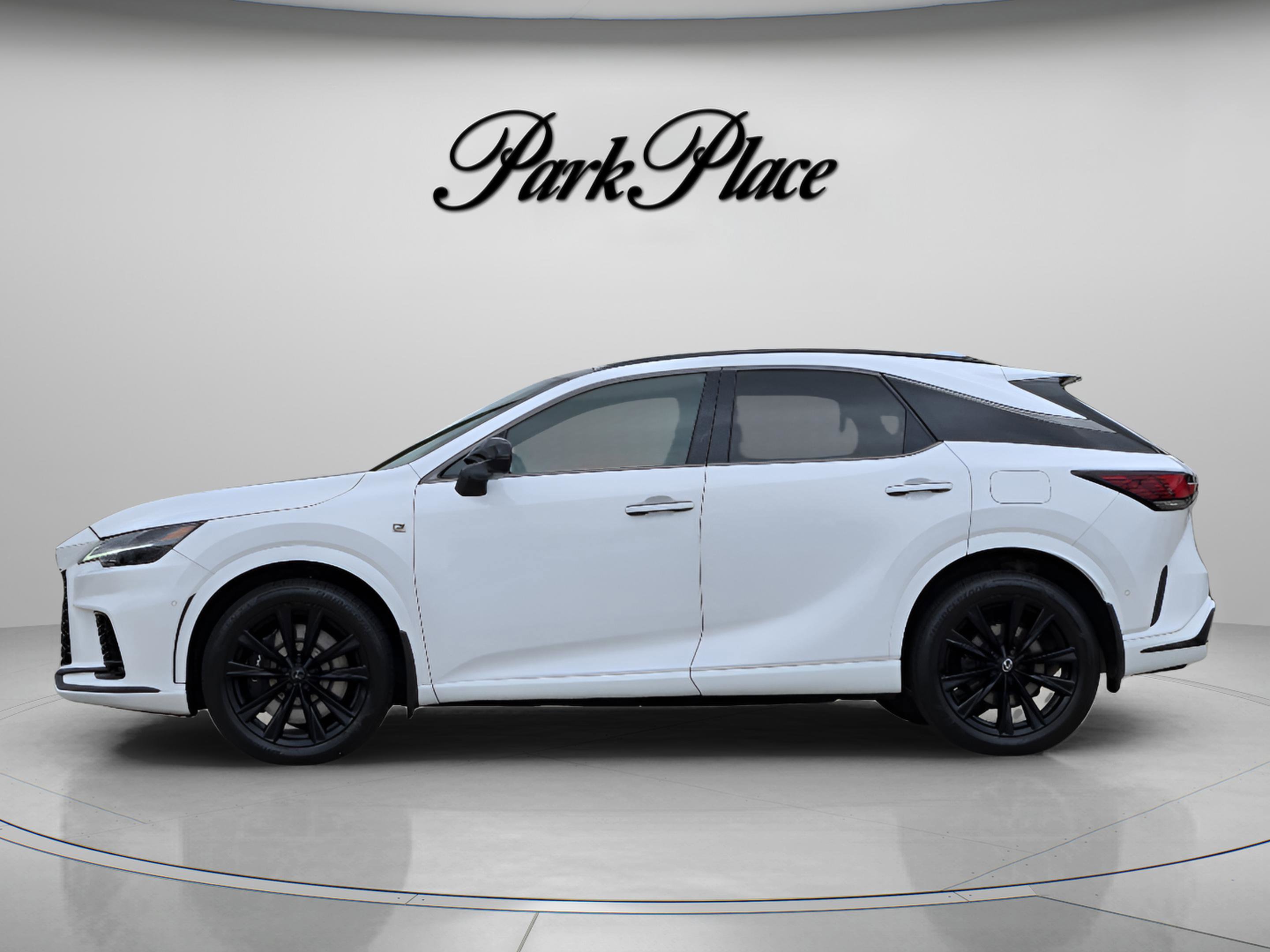 Certified 2024 Lexus RX 500h F Sport w/ Convenience Package image 2