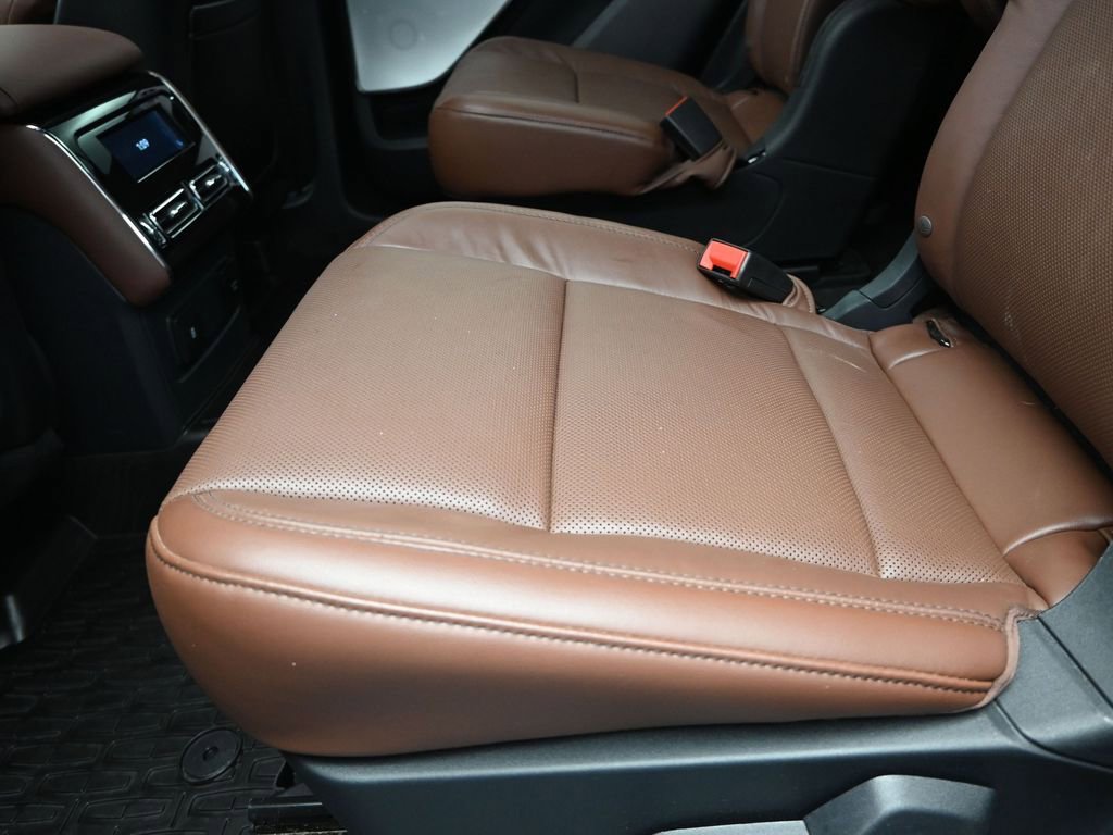 Used 2025 Lincoln Aviator Reserve w/ Equipment Group 201A image 17