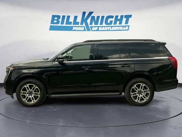 Used 2025 Ford Expedition Active AWD/4WD image 2
