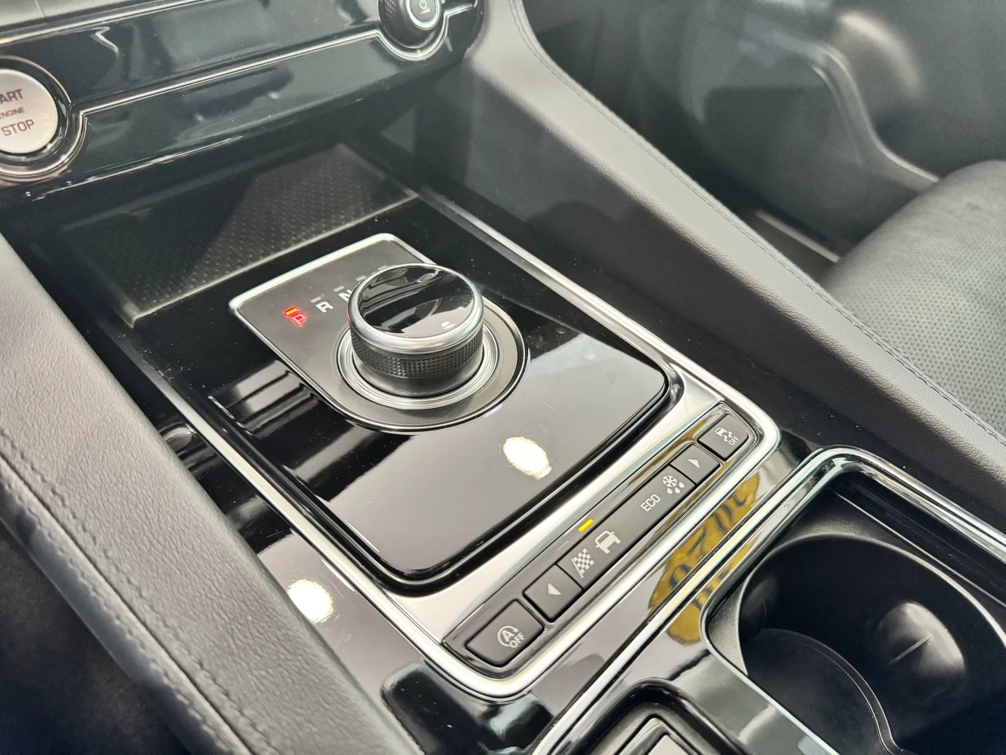 Used 2020 Jaguar F-PACE Prestige AWD/4WD image 34