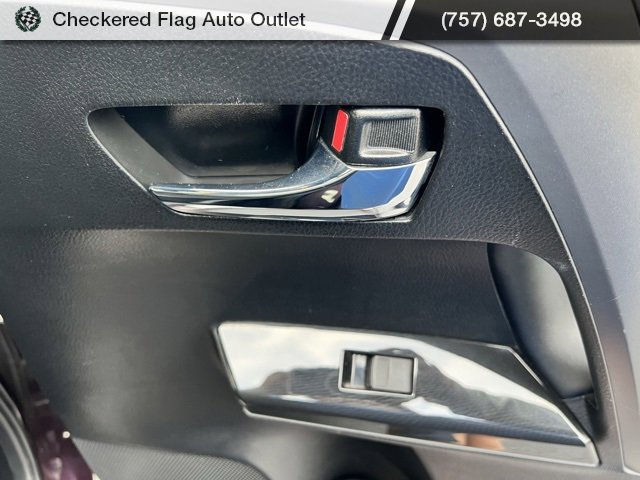 Used 2017 Toyota RAV4 SE image 48