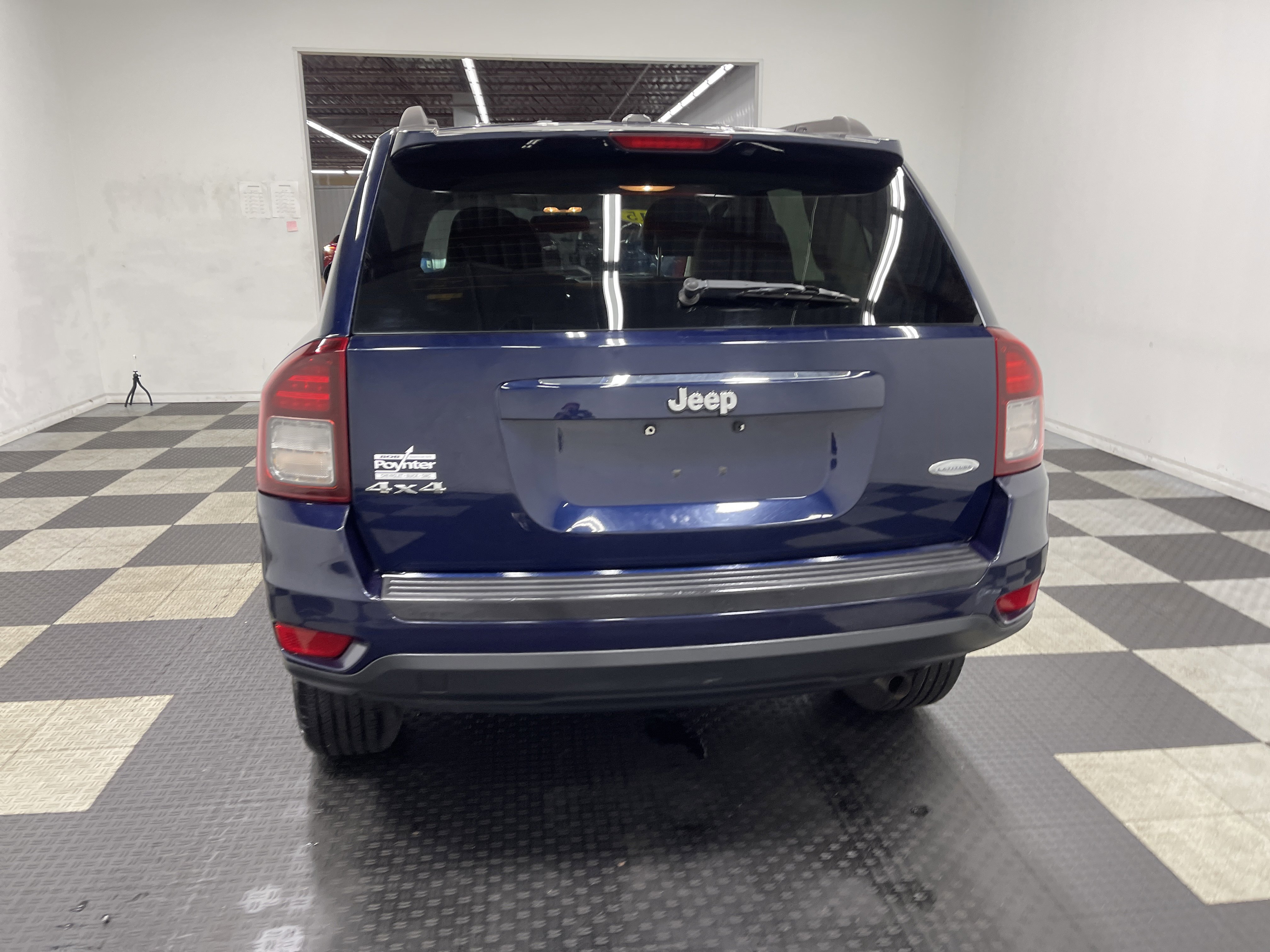 Used 2015 Jeep Compass Latitude image 3