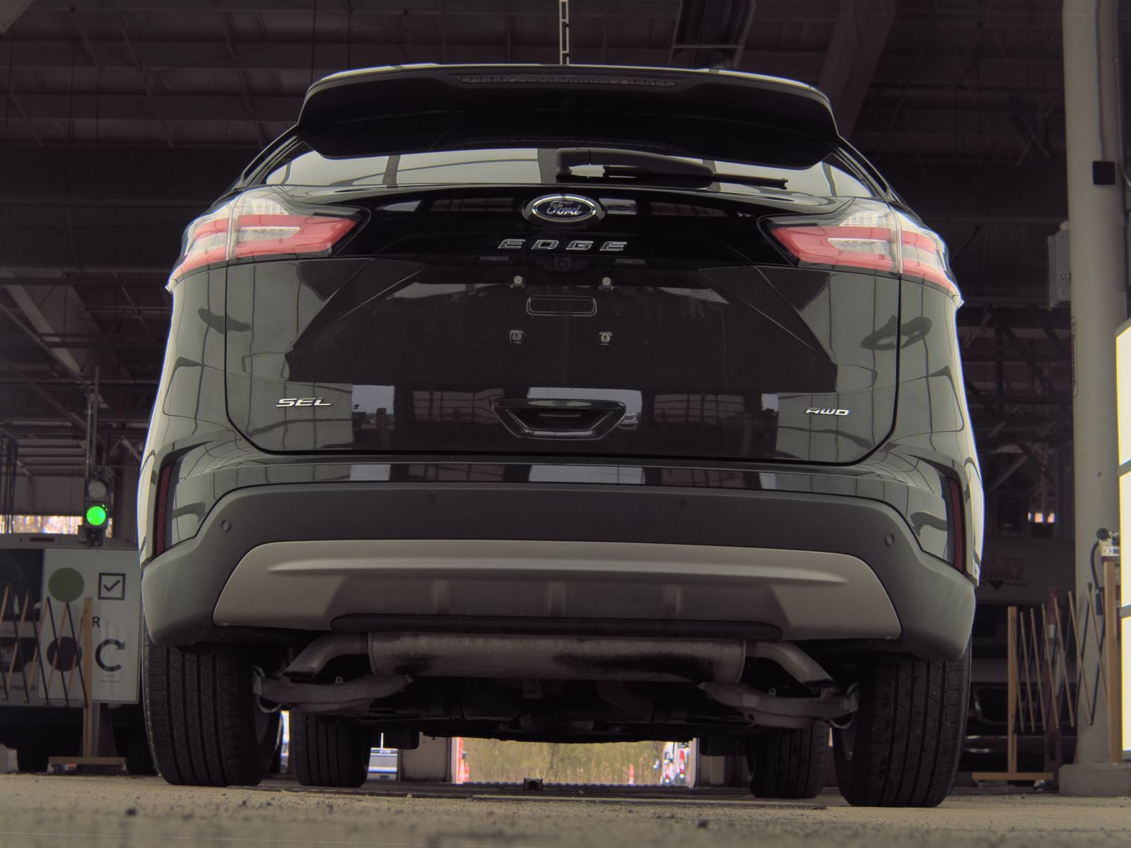 Used 2024 Ford Edge SEL w/ Convenience Package AWD/4WD image 9
