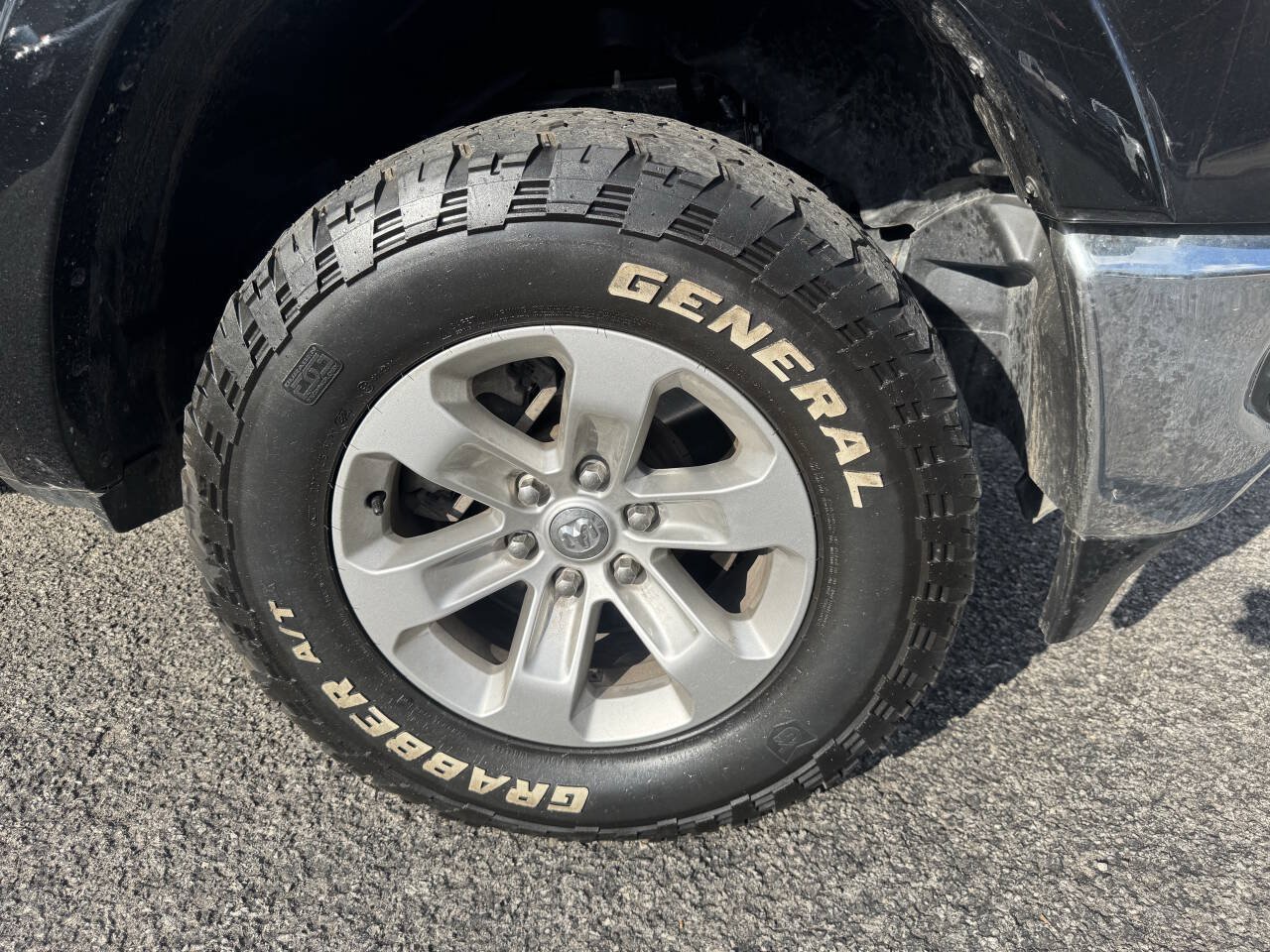 Used 2022 RAM 1500 Laramie AWD/4WD image 7