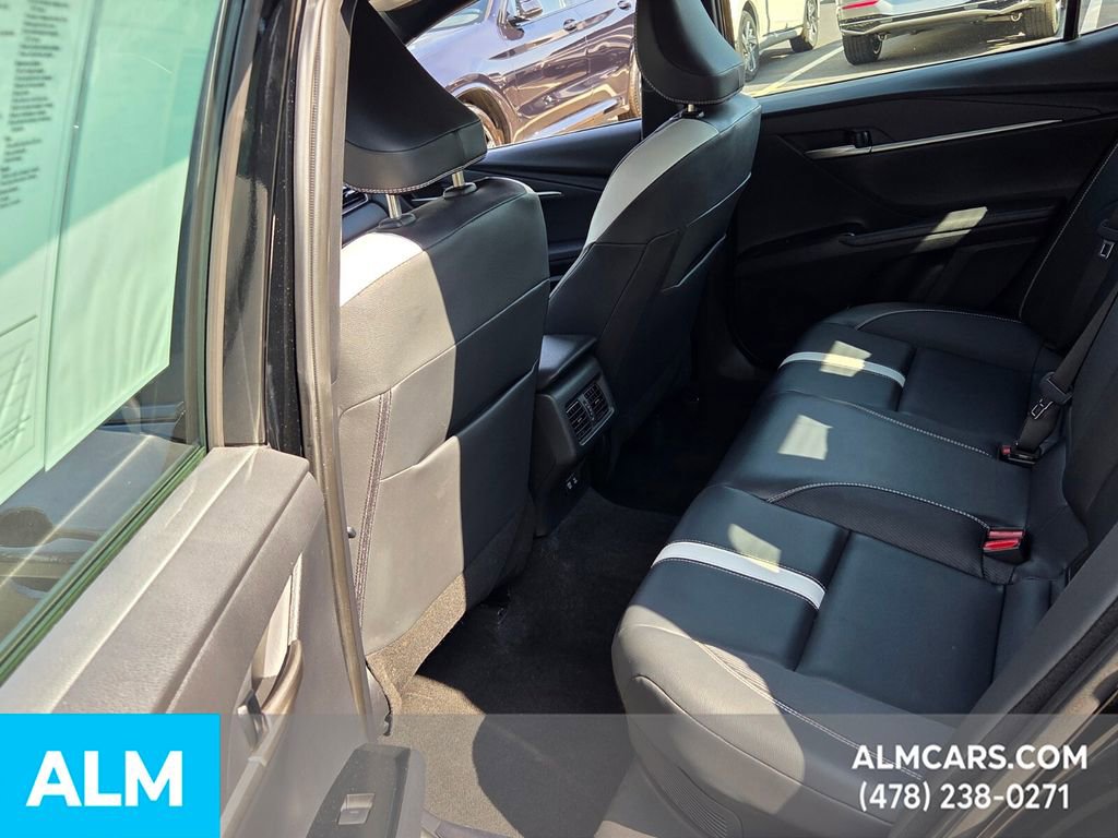 Used 2025 Toyota Camry SE image 14