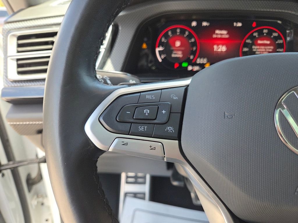 Used 2024 Volkswagen Atlas Cross Sport SEL R-Line AWD/4WD image 28