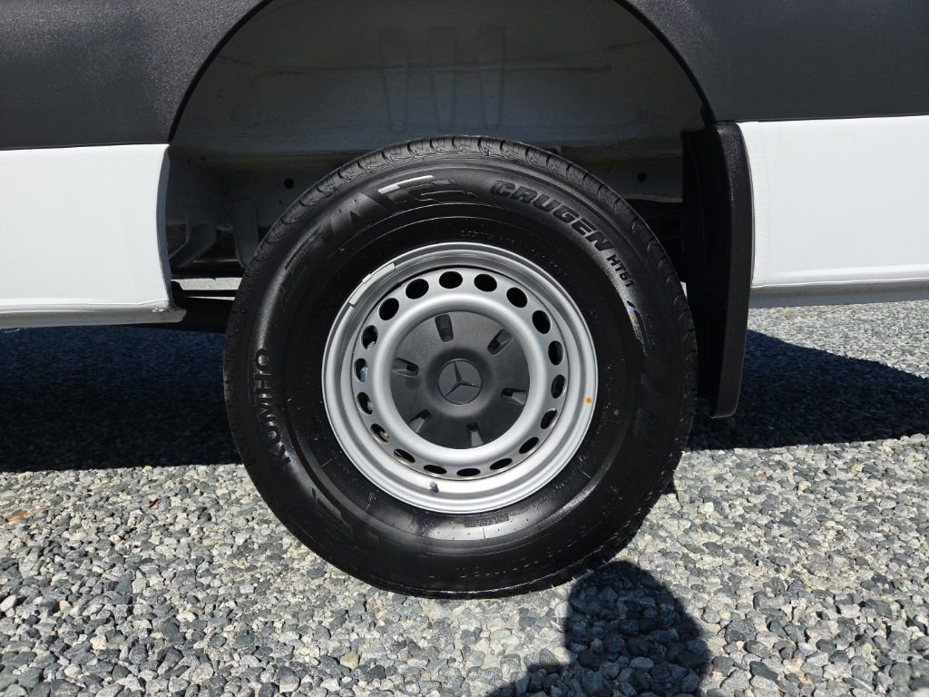 Used 2025 Mercedes-Benz Sprinter 2500 image 25