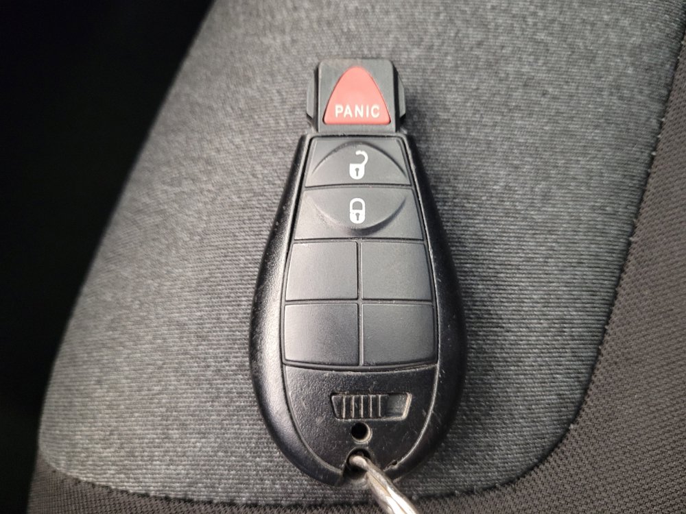 Used 2014 Jeep Cherokee Sport FWD image 32