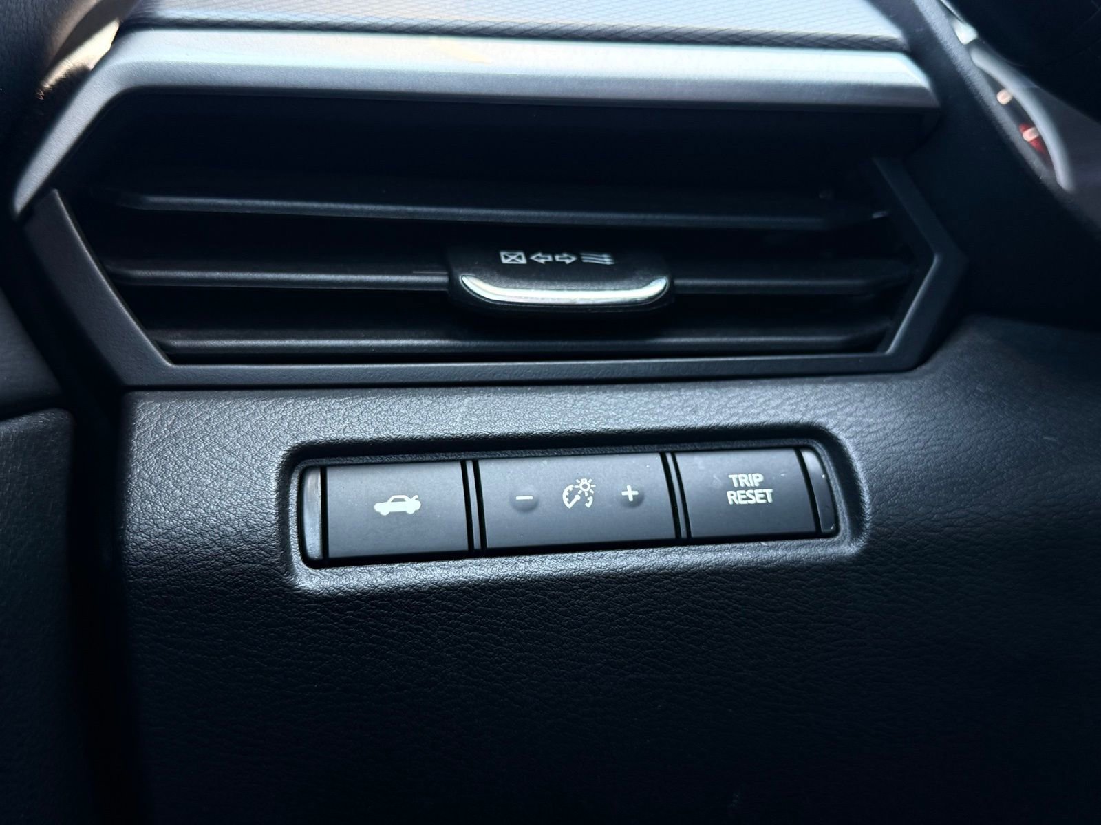 Used 2024 Nissan Altima 2.5 SR image 30