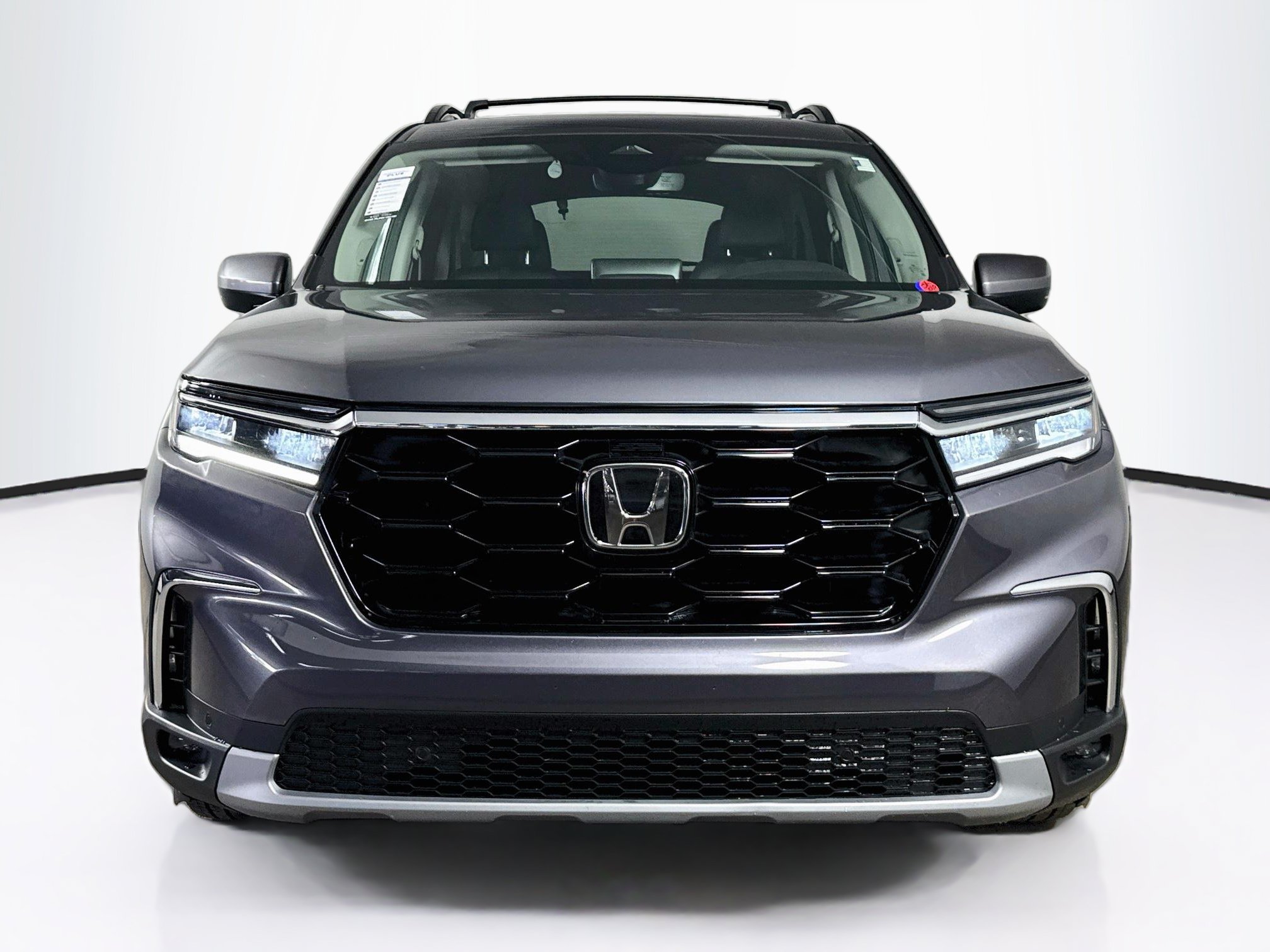 Used 2023 Honda Pilot Touring image 3