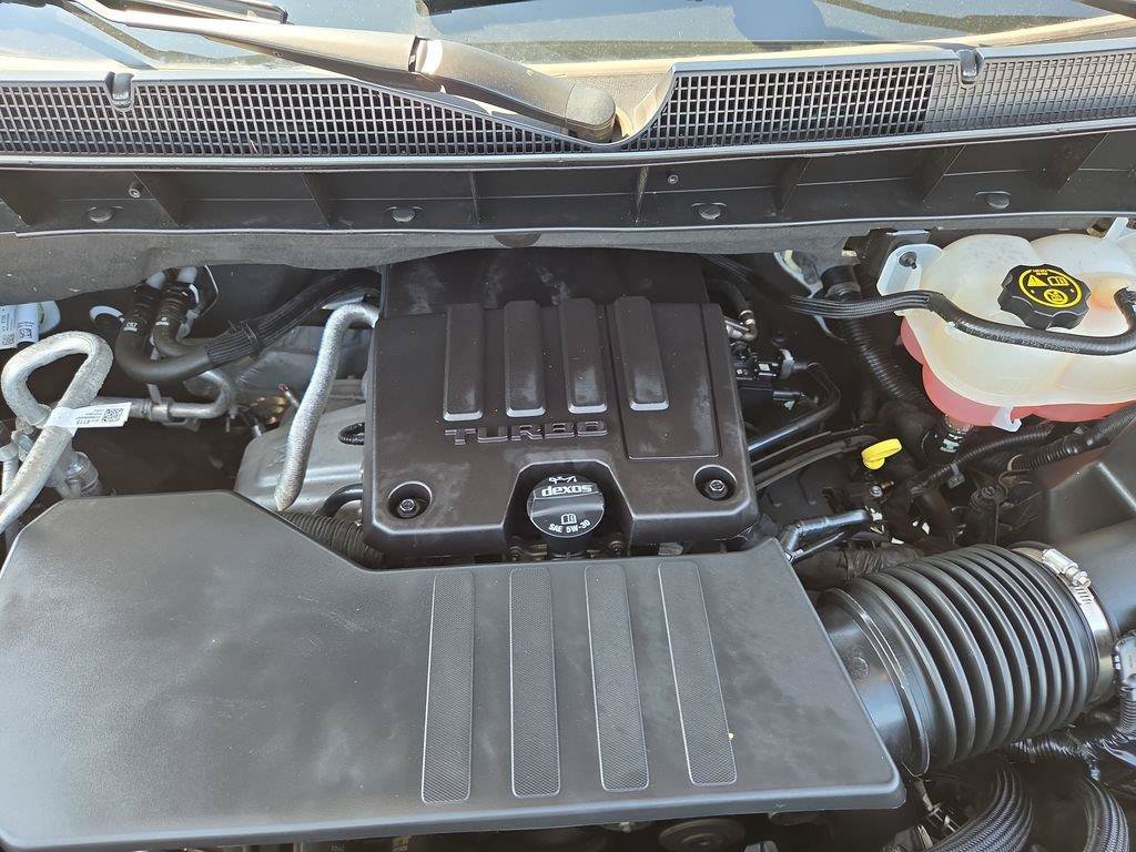 Used 2023 Chevrolet Silverado 1500 LT AWD/4WD image 40