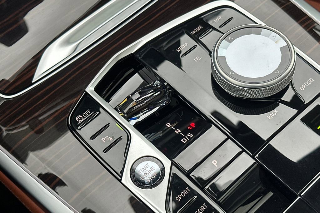 New 2026 BMW X7 M60i image 23