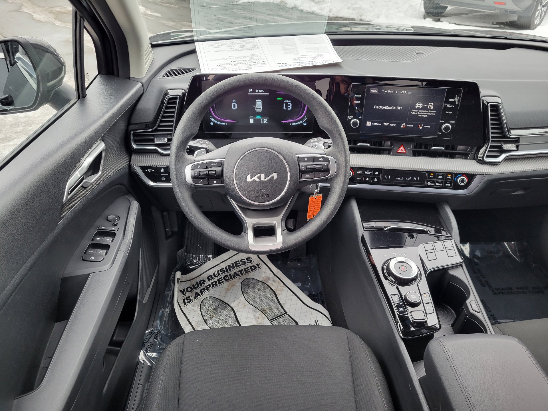 Used 2025 Kia Sportage LX image 10