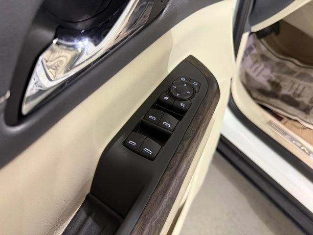 Used 2021 GMC Acadia Denali w/ Denali Technology Package AWD/4WD image 13