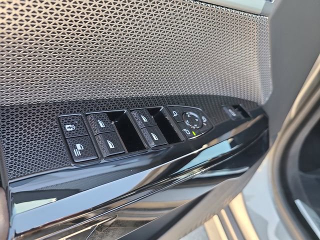 Used 2025 BMW 740i RWD image 17