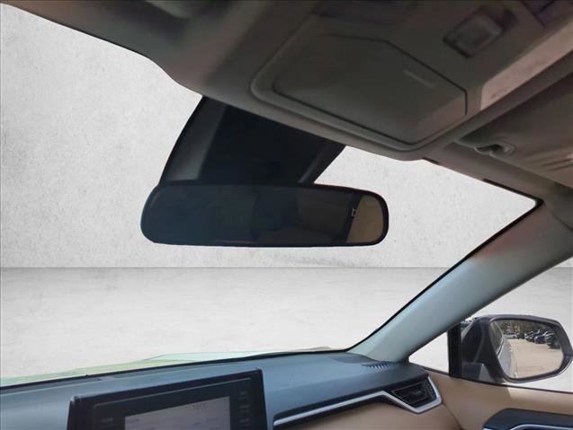Used 2019 Toyota RAV4 LE image 9