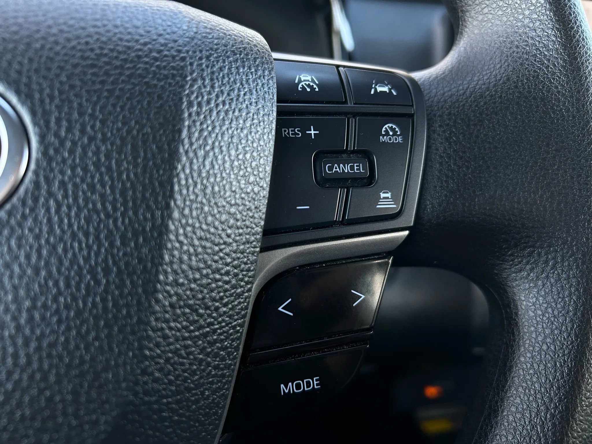 Used 2025 Toyota Camry LE image 10