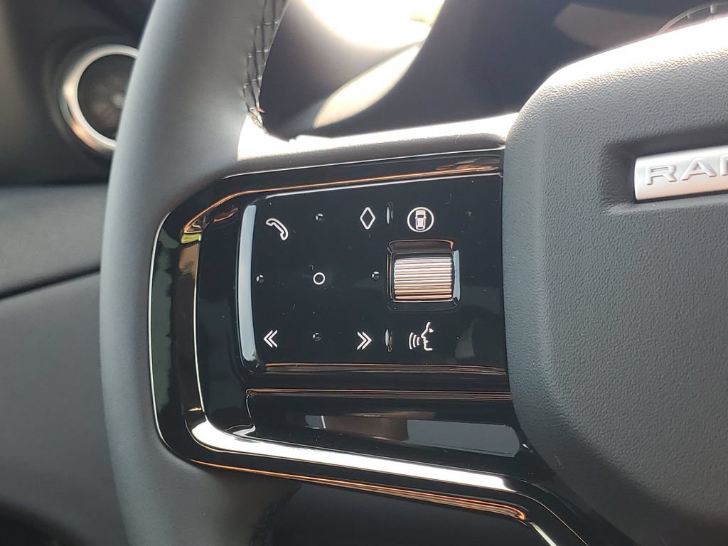 New 2026 Land Rover Range Rover Evoque S AWD/4WD image 17