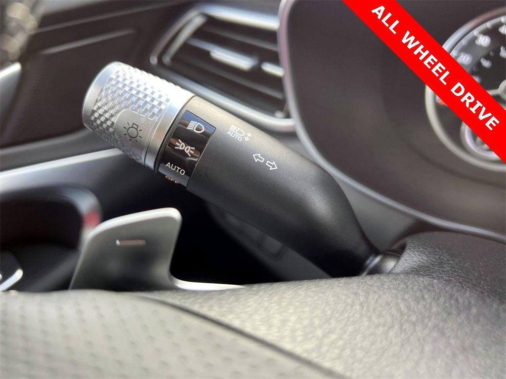 Certified 2025 Genesis G70 2.5T image 28