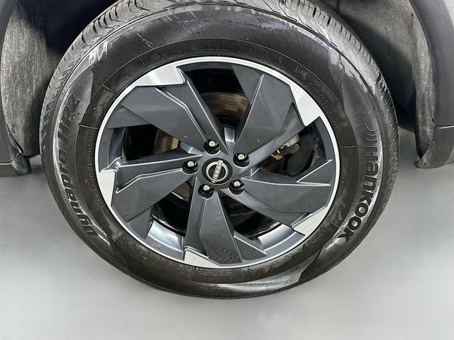 Used 2025 Nissan Rogue SV AWD/4WD image 29