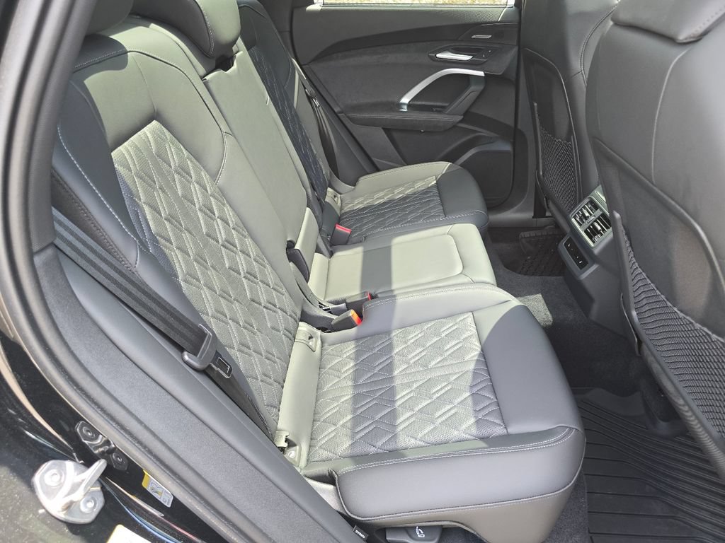 New 2026 Audi SQ5 Prestige AWD/4WD image 33