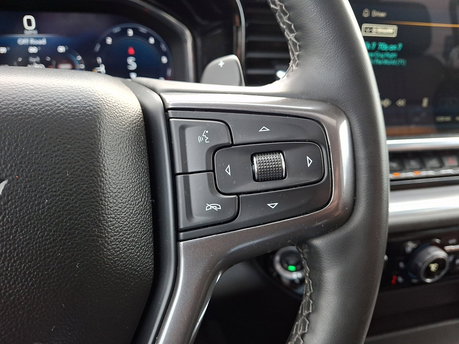 Used 2023 Chevrolet Silverado 1500 High Country w/ Technology Package image 22