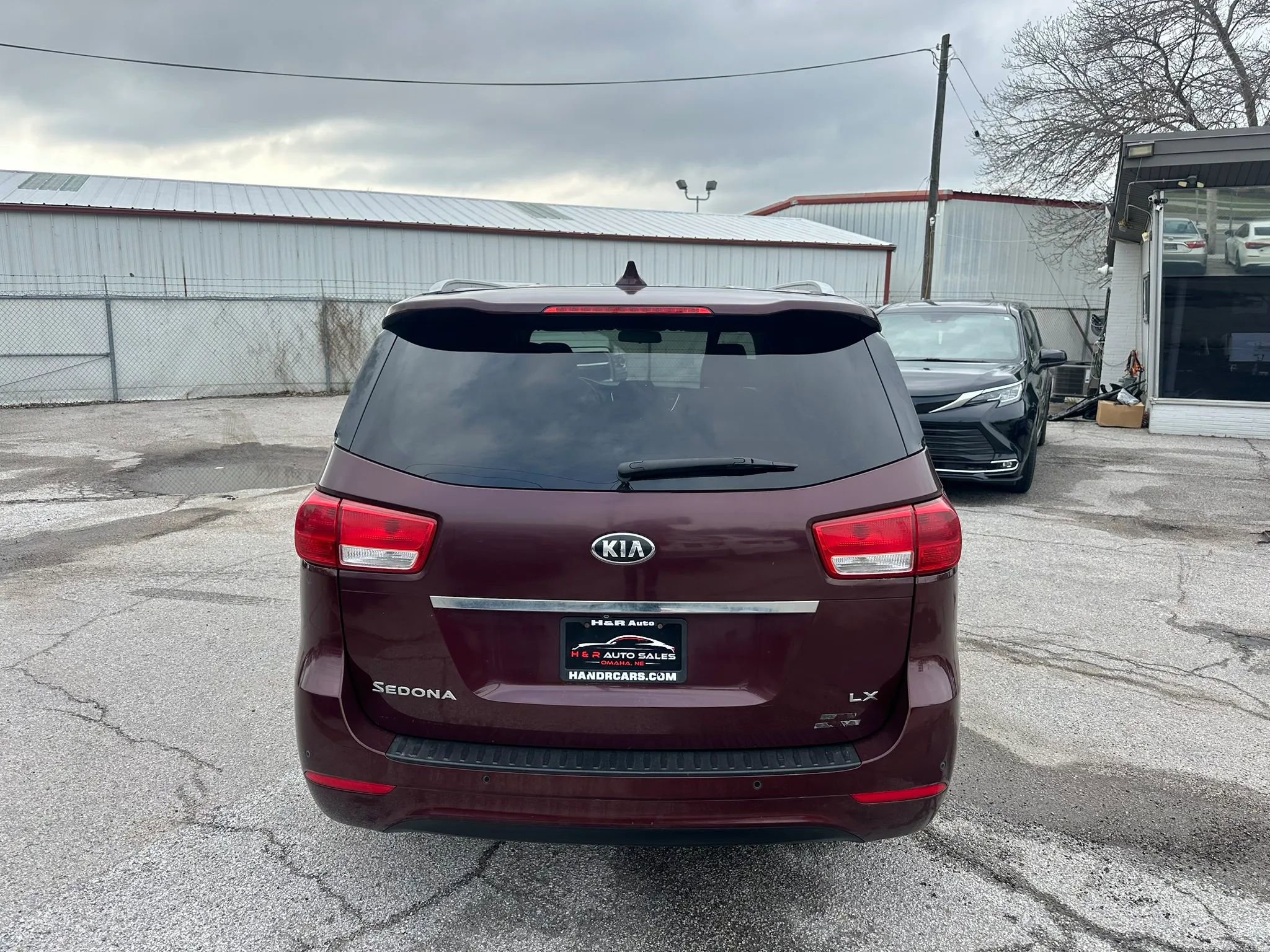 Used 2016 Kia Sedona LX w/ LX Convenience Package FWD image 4